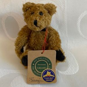 Boyd’s bear Percy bear Golden Teddy Award